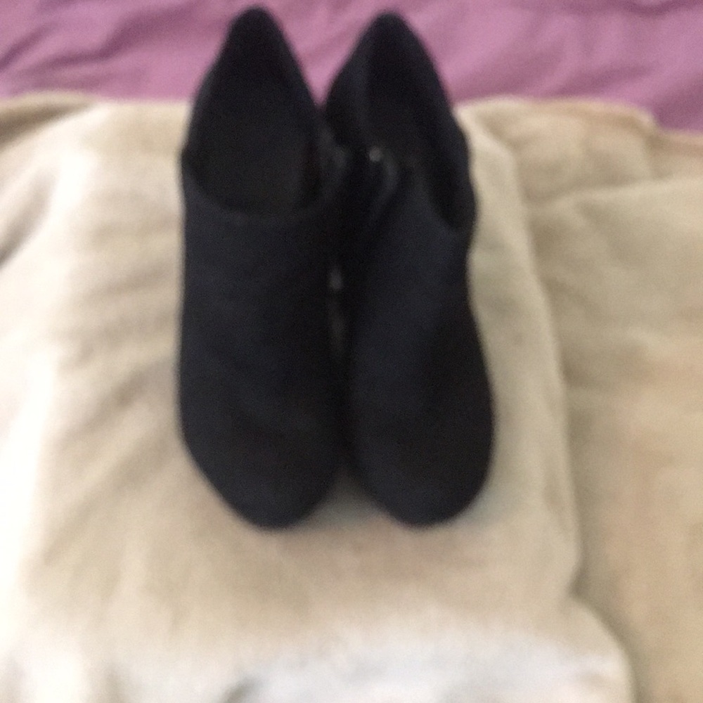 Boots - Picture 2 of 4